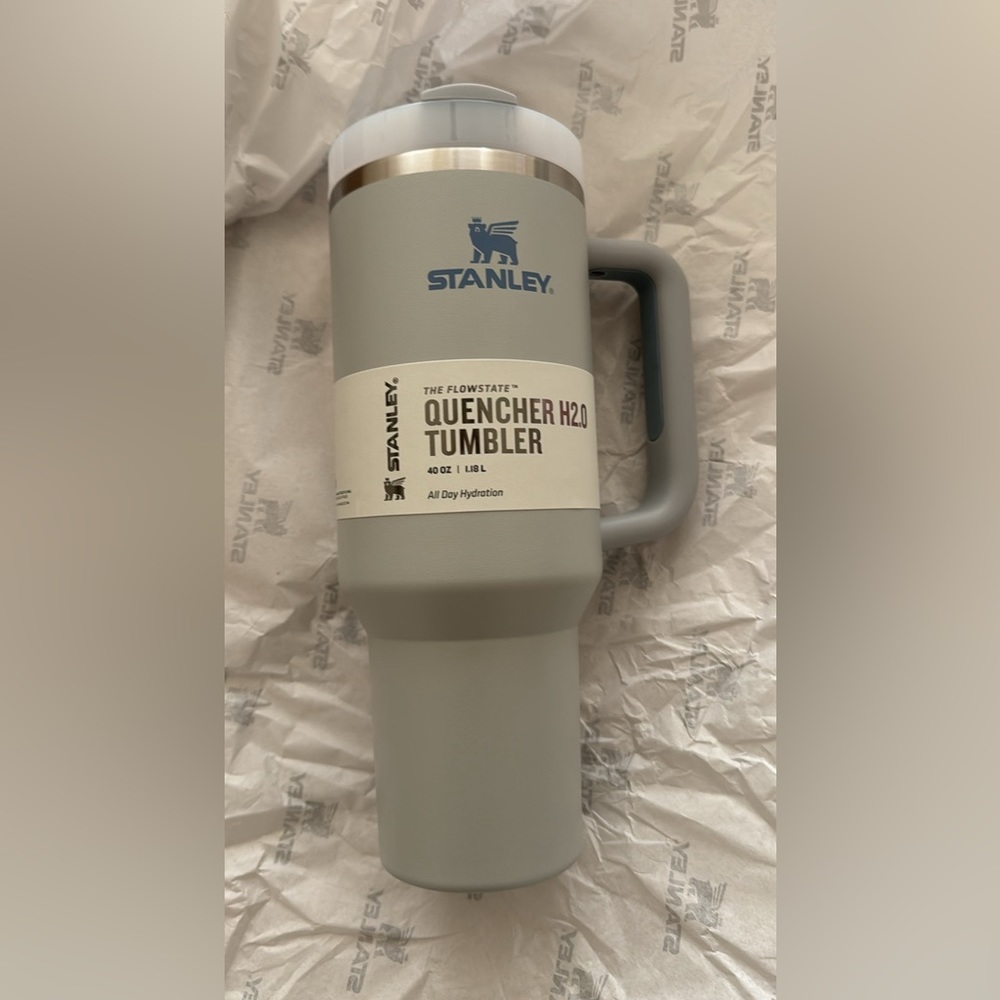Brand new Stanley Quencher H2.O 40oz
